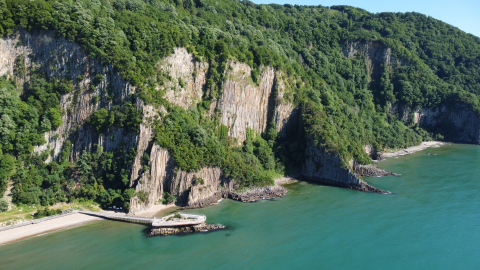 80 milyon yıllık doğa harikası lav sütunlarını geçen yıl 650 bin kişi ziyaret etti