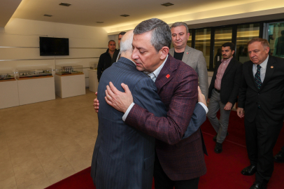 Özel'den, oğlunu kaybeden Fethi Yaşar'a taziye ziyareti