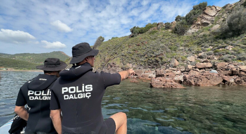 Batan göçmen botundaki 4 yaşındaki çocuk aranıyor