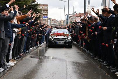 Bahçeli, Türkeş'in mezarını ziyaret etti / Ek fotoğraflar