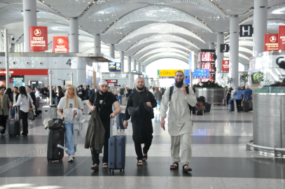 İstanbul- İstanbul Havalimanı'nda bayram dönüşü yoğunluğu