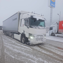 Erzincan-Sivas kara yolunda kar yağışı