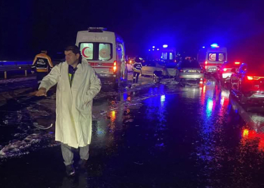 Aksaray'da sağanak ve dolu; 12 aracın karıştığı zincirleme kazada 10 kişi yaralandı