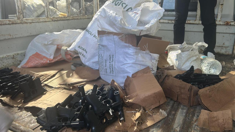 Ankara'da kaçakçılık operasyonu; 100 ruhsatsız tabanca ele geçirildi
