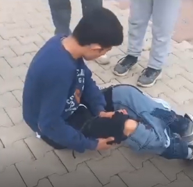 İnegöl'de çocukların bıçaklı kavgası; 1 yaralı