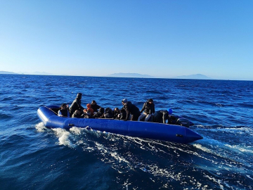 İzmir'de açıklarında 26 kaçak göçmen yakalandı