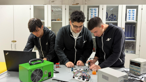 Lise öğrencileri, Stanford Üniversitesi ile geleceğin sağlık teknolojileri için projeler üretecek