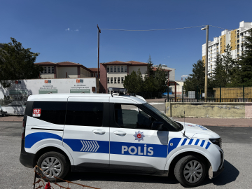 Uzaklaştırma kararı olan eski eşi bıçakla yaraladı