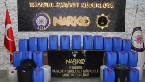 İstanbul - Arnavutköy'de uyuşturucu operasyonu: 801,5 kg metamfetamin ele geçirildi, 2 kişi yakalandı