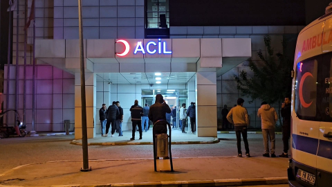 Arkadaşlarıyla otururken tabancayla kazara vurularak öldü