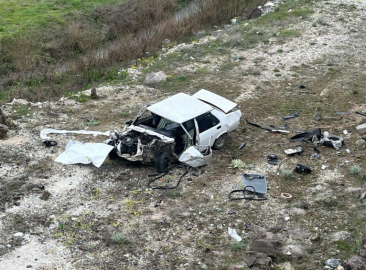 Şarampole uçan otomobilin sürücüsü yaralandı