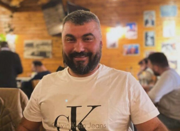 Traktörle taşınan tekneden düşüp, öldü