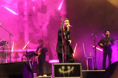 Manisa'da festival kapsamında Can Bonomo konser verdi