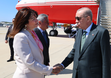 Cumhurbaşkanı Erdoğan, İtalya-Türkiye 4’üncü Hükümetlerarası Zirvesi için İtalya'da / Video eklendi