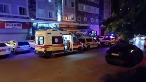 İstanbul - Esenyurt'ta baba, tartıştığı oğlunu silahla yaraladı