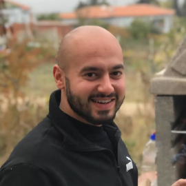 Otomobil takla attı; öğretmen öldü, eşi, çocuğu ve annesi yaralandı