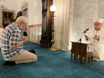 Orman yangınlarının sona ermesi için camilerde dua edildi