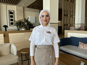 Bakan Göktaş'tan babasının YKS çıkışında çiçekle karşıladığı Çimen'e tebrik telefonu