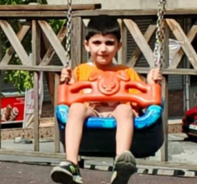 İstanbul- Küçükçekmece'de kaybolduktan sonra gölde hareketsiz bulunan Adem, hastanede hayatını kaybetti