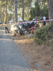 Muğla'da otomobil, ağaca çaptı: 1 ölü, 1 yaralı