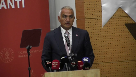 Bakan Ersoy: Turizm alanında rekorlar kırmaya başladık