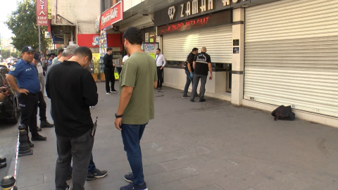 İstanbul - Bağcılar'da caddeki kuyumcuyu güpegündüz soymaya kalktılar