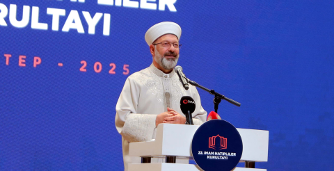 Bakan Kacır: Ay'a uzay aracı göndereceğiz (2)