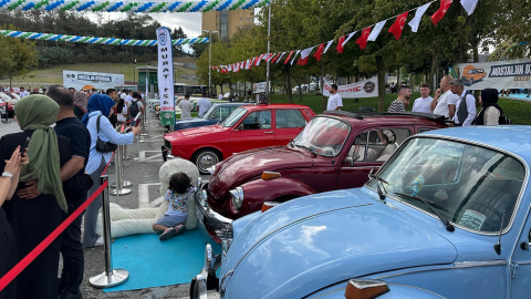 Arnavutköy’de Nostaljik Araba Fuarı düzenlendi