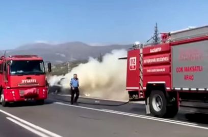 Seyir halindeyken alev alan otomobil yandı