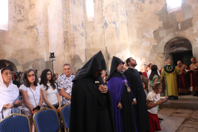 Tarihi Akdamar Kilisesi'nde 13'üncü ayin (2)