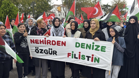 Tekirdağ'da Küresel Sumud Filosu'na destek eylemi