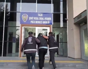 Patlıcan ve biber közlerken dağdaki otluk araziyi yaktı (2)