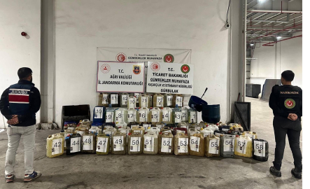 Yolcu otobüsünde 1 ton 167 kilogram sıvı metamfetamin ele geçirildi