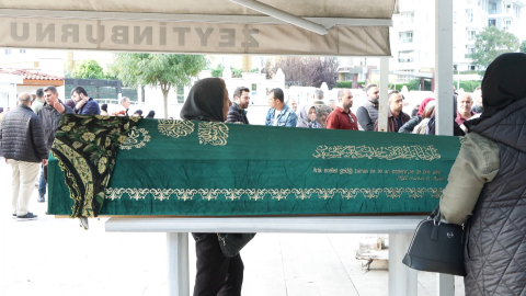 İstanbul - Esenyurt'ta çöp kamyonunun çarptığı Neşe Dökmeci toprağa verildi