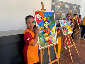 Özel gereksinimli çocuklardan  ‘Melek Kalpler, Sarı Kırmızı Hayaller’ sergisi