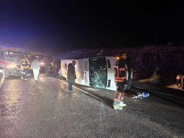 Malatya'da minibüs ile hafif ticari araç çarpıştı: 13'ü öğrenci, 14 yaralı