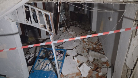 İstanbul - Bağcılar'da 2 katlı binada mutfak tüpü patladı: 1'i ağır 3 yaralı / Geniş Haber