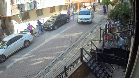 İstanbul- Avcılar'da istinat duvarı çöktü