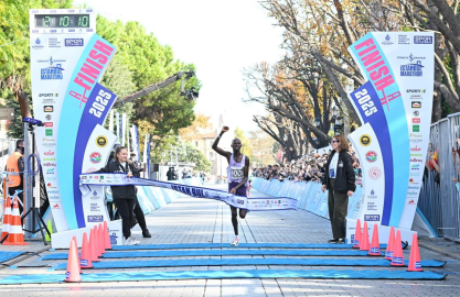 İstanbul Maratonu'nu erkeklerde Kenyalı Kilimo, kadınlarda Etiyopya'dan Aderra kazandı