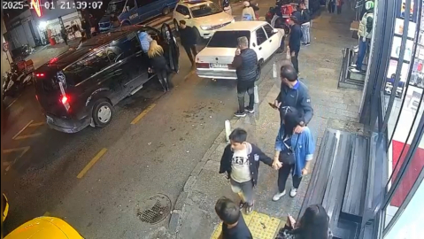 İstanbul - Kağıthane’de Cadılar Bayramı partisinden çıkan sosyal medya fenomenine silahlı saldırı kamerada