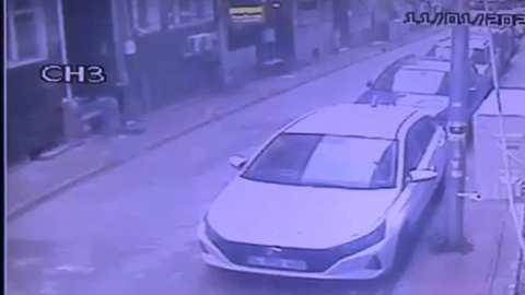 İstanbul - Fatih’te bayılan epilepsi hastasının telefonunu çaldı