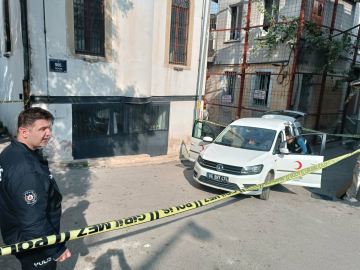 Yemek dağıtan Kızılay çalışanı, tabanca ile vuruldu