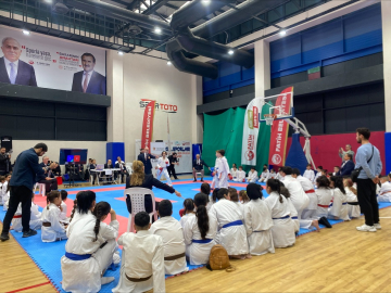 Fatih'te Okullararası Suriçi Kupası başladı