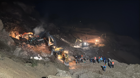 Ordu'da taş ocağında göçük meydana geldi; 2 kişi enkaz altında kaldı (3)