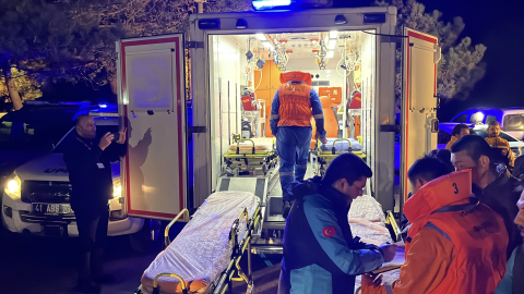 Kocaeli açıklarında gemide yangın; 25 mürettebat kurtarıldı (3)