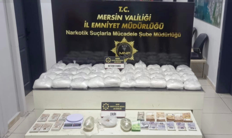 Adresinden 40 kilo eroin ve metamfetamin ele geçirilen şüpheli tutuklandı