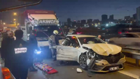 İstanbul- Bağcılar TEM Otoyolu'nda zincirleme kaza; trafik yoğunluğu oluştu -2 / Ek bilgi ve görüntü