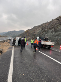 Malatya'da lastiği patlayan otomobil takla attı: 4 yaralı