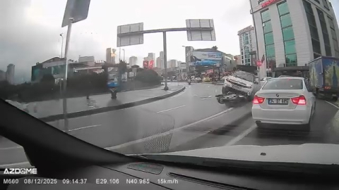 İstanbul - Ataşehir’de motosiklete çarpan otomobil takla attı; ölümden döndü