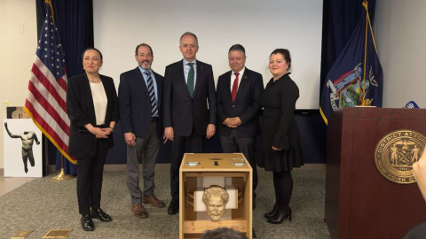 Bakan Ersoy: Boubon'un kayıp imparatoru ülkemize dönüyor